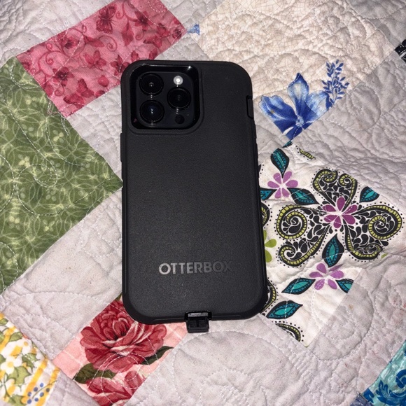 I’m selling an iPhone 14 pro max 256 gb unlocked flawless - Picture 10 of 10